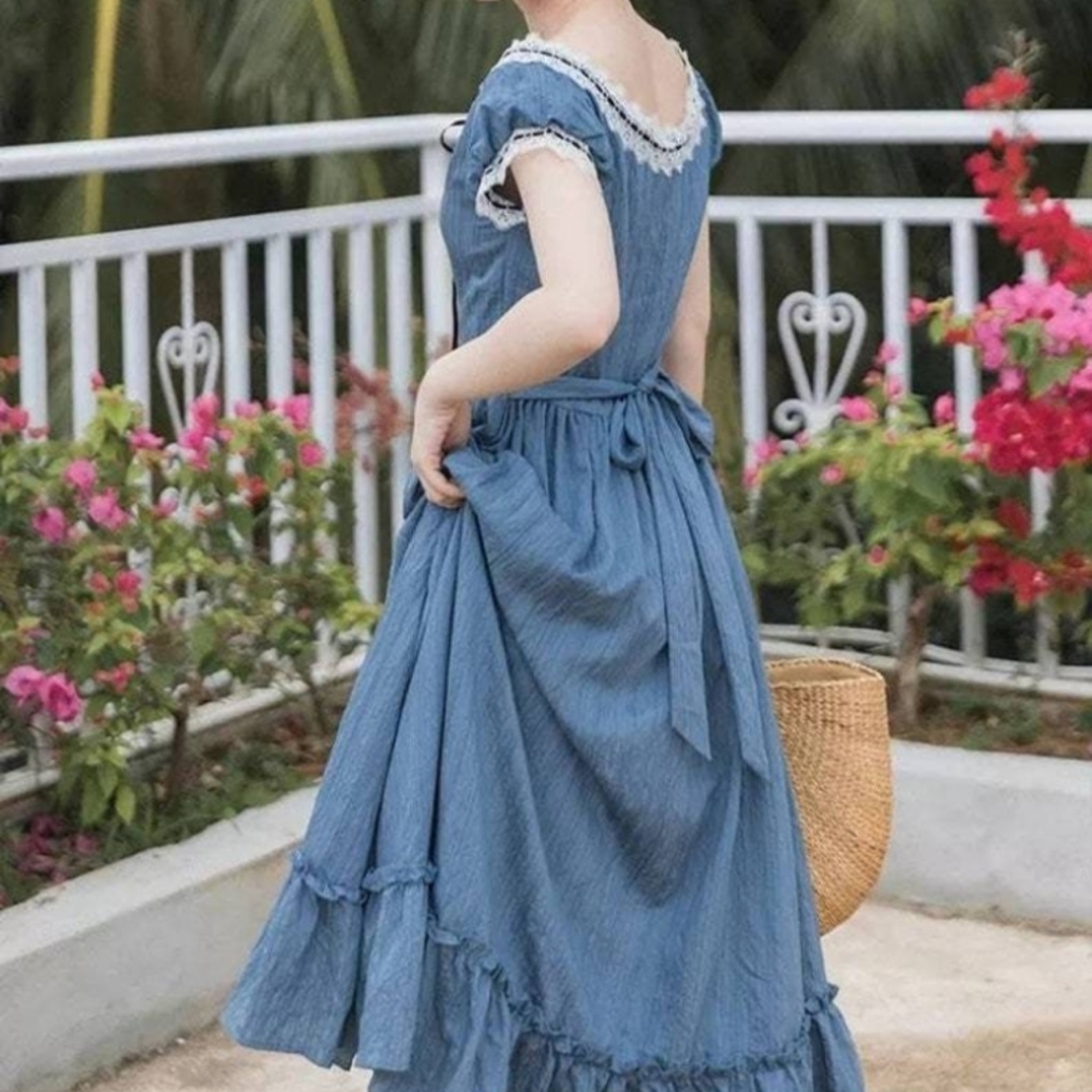 Meg Victorian dress, - Picture 7 of 9